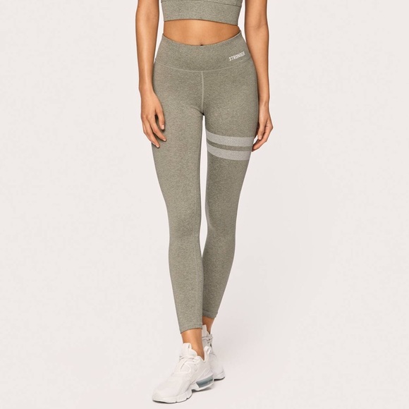 Stronger Label Taiga High Waited Thights - Picture 2 of 9